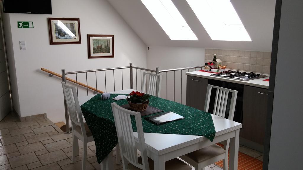 Hunters House Kft Bed And Breakfast Toltestava Esterno foto