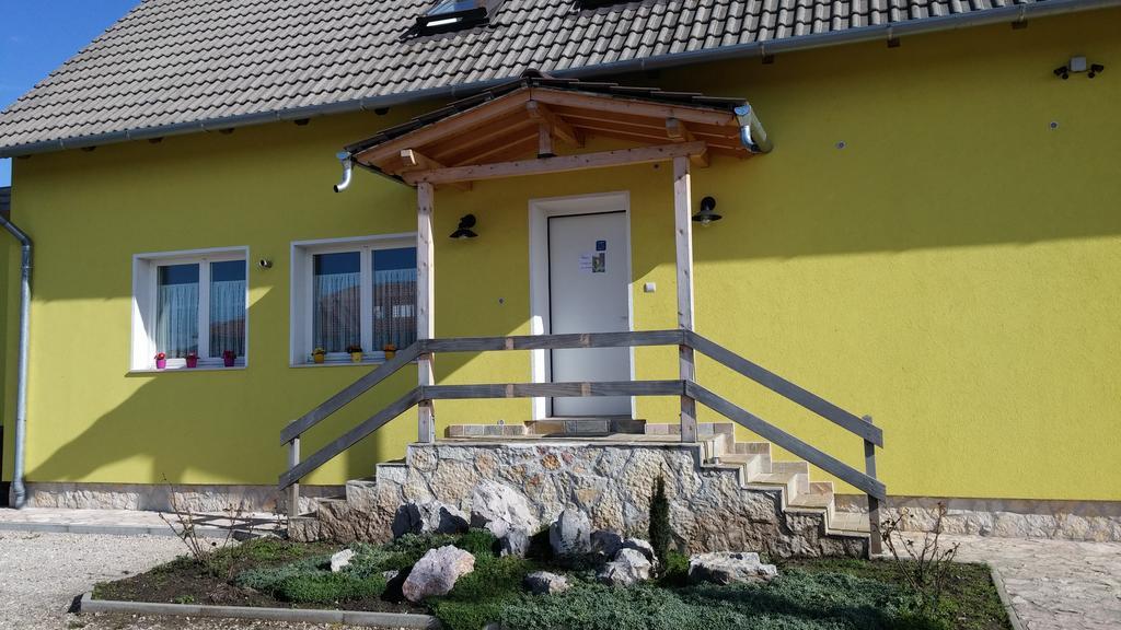 Hunters House Kft Bed And Breakfast Toltestava Esterno foto